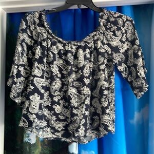 Pretty Lily White top L